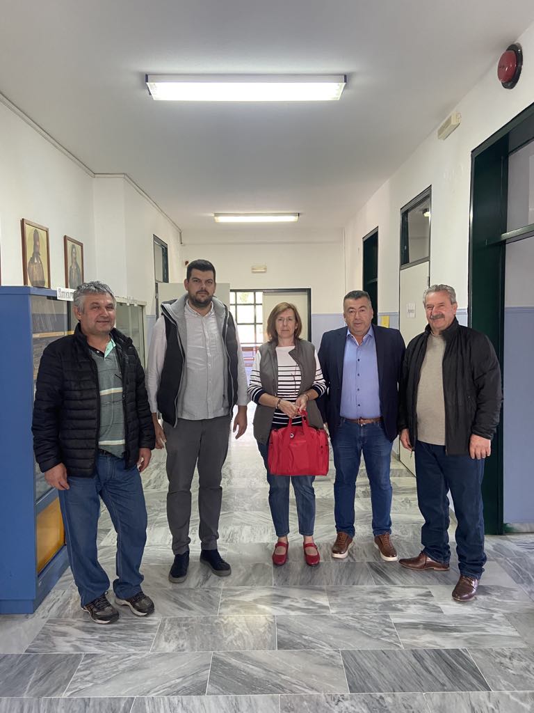 Προσφορά φαρμακευτικού υλικού στο σχολείο μας