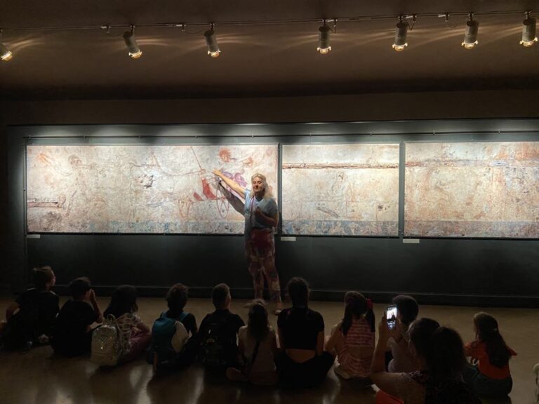 Επίσκεψη στον αρχαιολογικό χώρο των Αιγών και στον Άγιο Νικόλαο Νάουσας